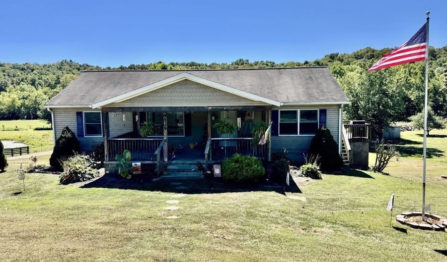 8005 Stonecastle, Athens, OH 45701 - 3 Beds, 2 Bath