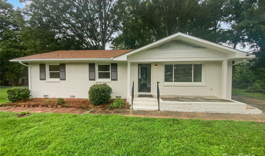 6139 Castle Ct, Charlotte, NC 28213 - 3 Beds, 2 Bath