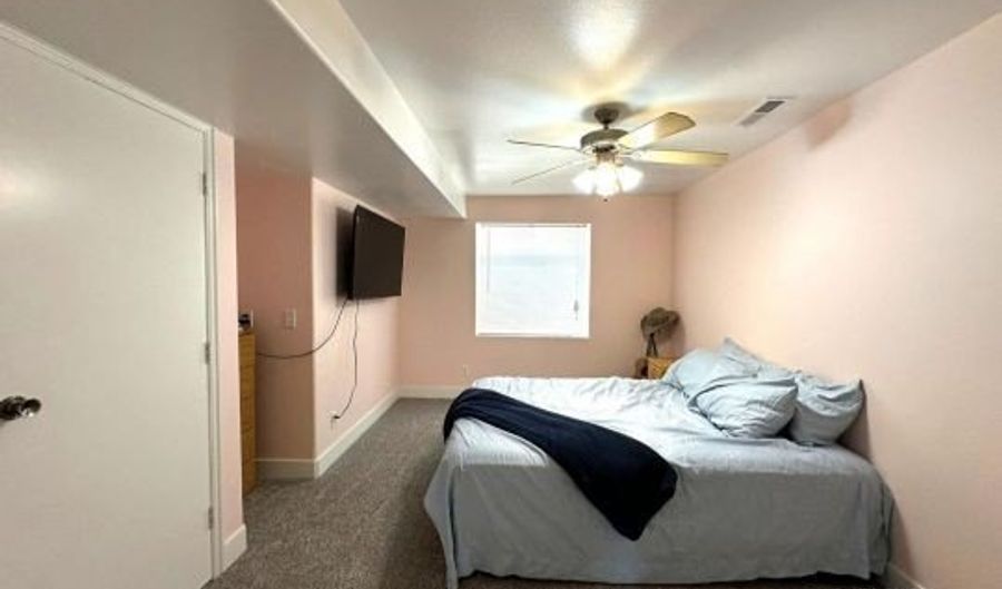 365 N Richard St, Colorado City, AZ 86021 - 13 Beds, 8 Bath