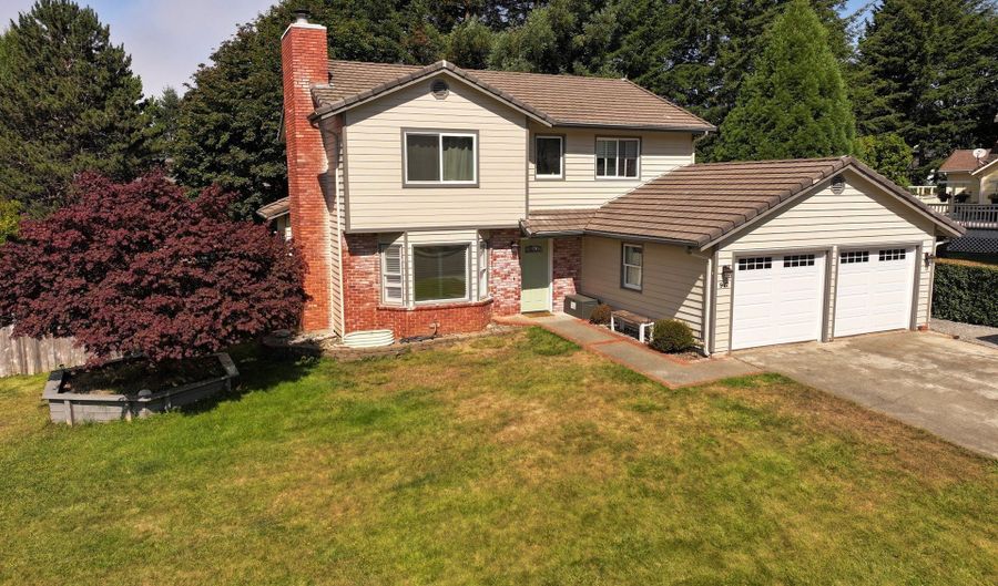 947 3RD St, Brookings, OR 97415 - 4 Beds, 3 Bath
