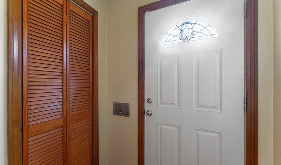 81 S Edgehill Ave, Austintown, OH 44515 - 2 Beds, 2 Bath