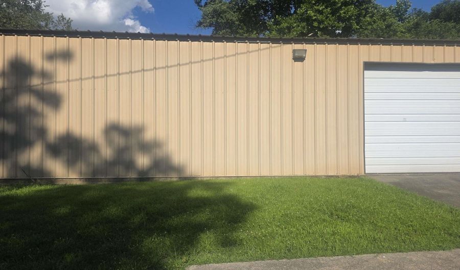 414 Cole St, Benton, AR 72015 - 0 Beds, 1 Bath
