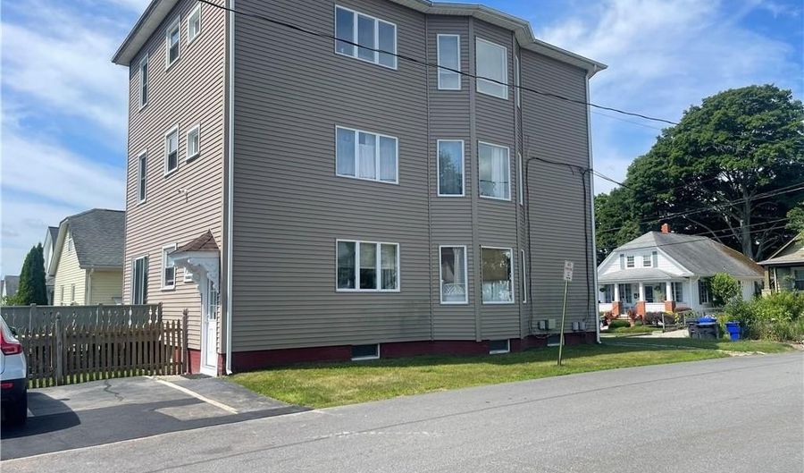 22 Sheffield Ave 1St Floor, North Providence, RI 02911 - 2 Beds, 1 Bath