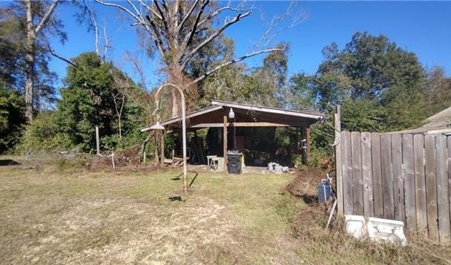 1429 SUNSET Dr, Bogalusa, LA 70427 - 2 Beds, 2 Bath