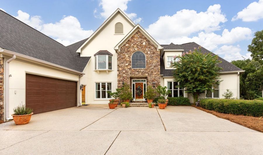 4221 CHOCTAW St, Anniston, AL 36206 - 4 Beds, 4 Bath