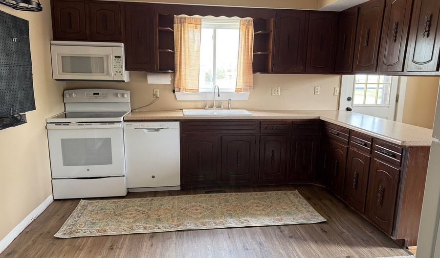 302 Cedar Ave, Akron, CO 80720 - 2 Beds, 1 Bath