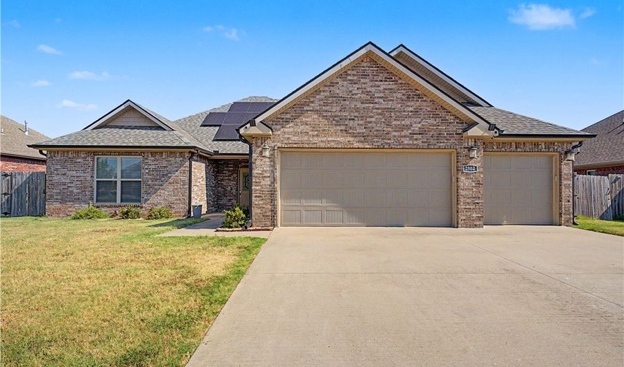 2302 SW Cadwell Ave, Bentonville, AR 72713 - 4 Beds, 3 Bath