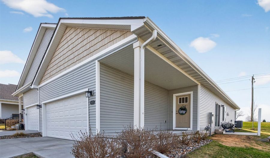 1421 Primrose Dr SE, Altoona, IA 50009 - 3 Beds, 3 Bath