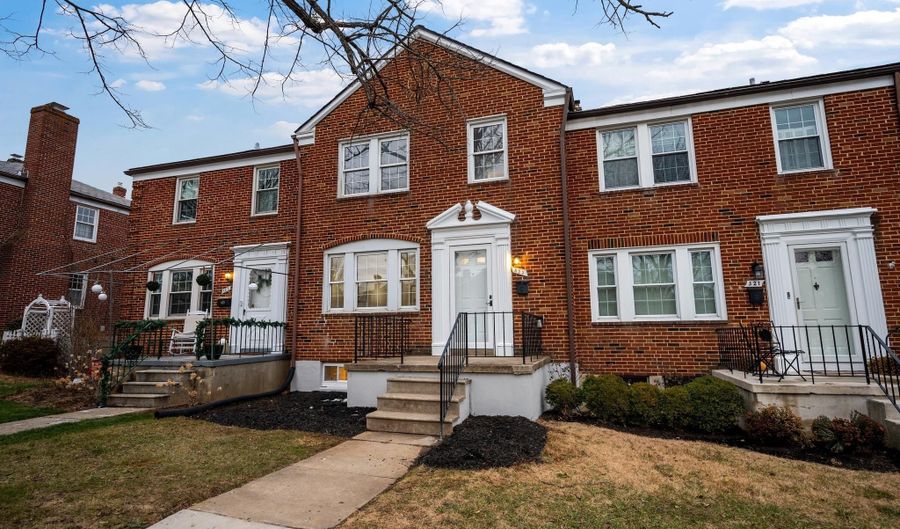 323 STRATFORD Rd, Baltimore, MD 21228 - 3 Beds, 2 Bath