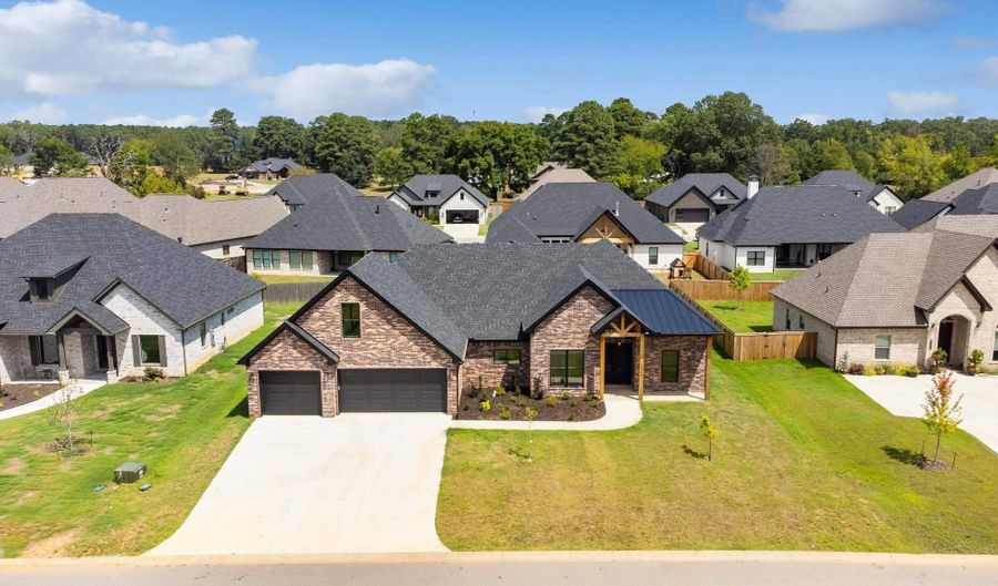 6048 Majestic Waters Dr, Benton, AR 72019 - 4 Beds, 3 Bath