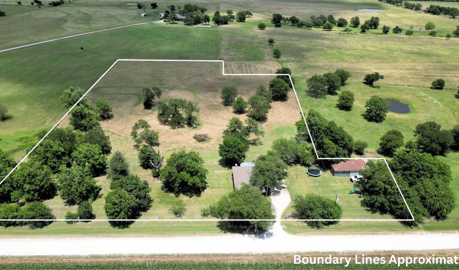 1600 Hcr 2302 S, Abbott, TX 76621 - 2 Beds, 2 Bath