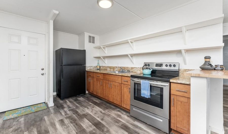 111 KAHULUI BEACH Rd A104, Kahului, HI 96732 - 2 Beds, 2 Bath