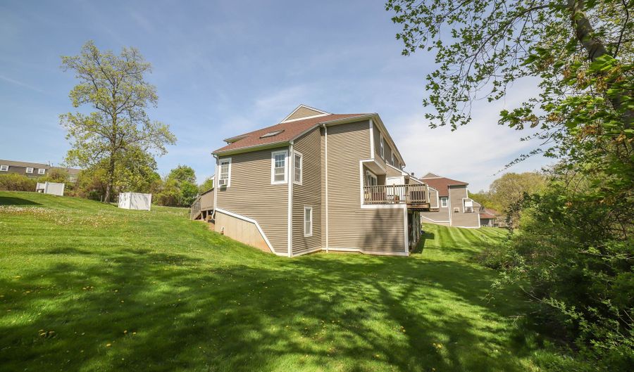 53 Brushy Plain Rd APT 5A, Branford, CT 06405 - 2 Beds, 3 Bath