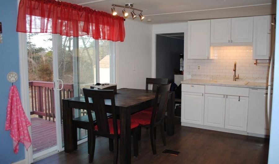 18 Torch Ln, Coventry, RI 02816 - 2 Beds, 1 Bath