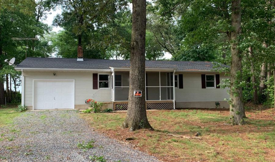 9673 CHRIS Ave, Laurel, DE 19956 - 3 Beds, 1 Bath