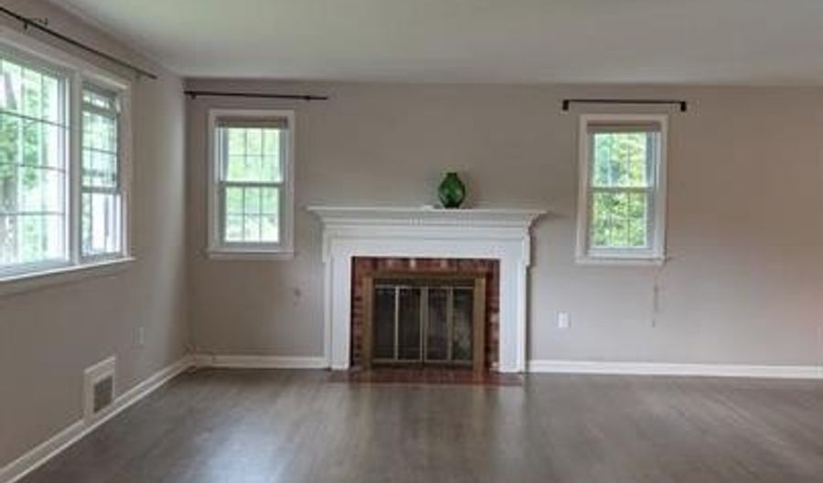 4837 RANDOLPH Dr, Annandale, VA 22003 - 4 Beds, 3 Bath