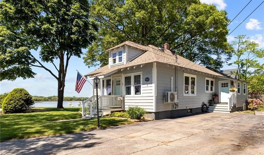 39 Sunset Dr, Barrington, RI 02806 - 2 Beds, 1 Bath