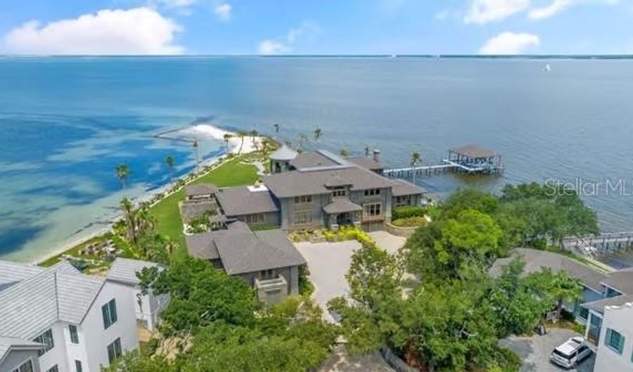 732 PEAKES POINT Dr, Gulf Breeze, FL 32561 - 6 Beds, 8 Bath