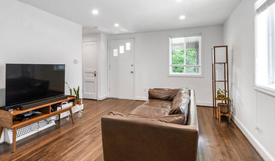 561 45TH St NE, Washington, DC 20019 - 3 Beds, 2 Bath