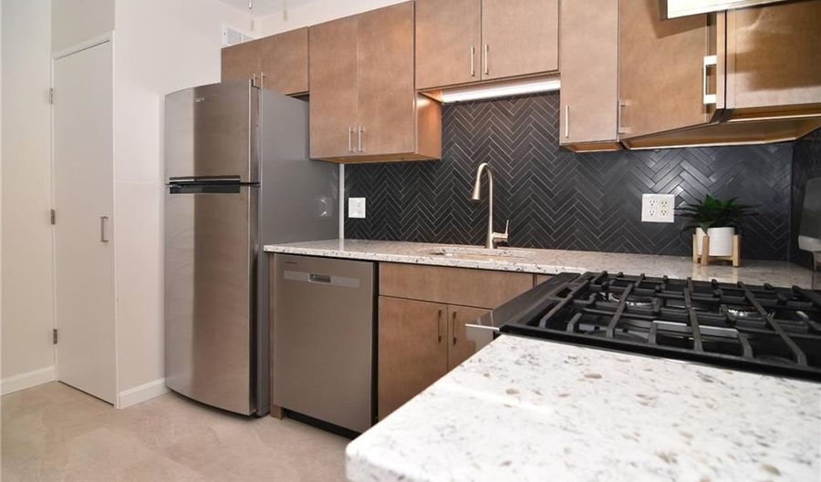 132 Hoffman Ave 202, Cranston, RI 02920 - 2 Beds, 1 Bath