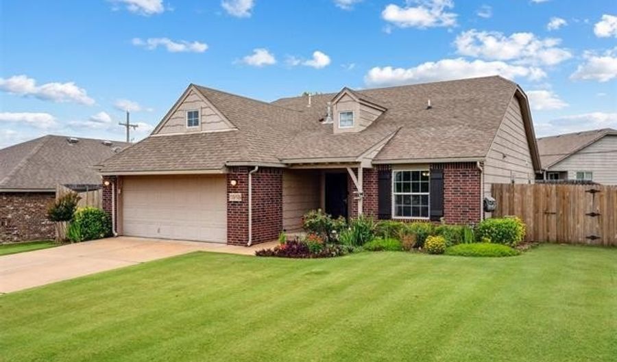 3202 Debbie Ln, Bartlesville, OK 74006 - 3 Beds, 2 Bath