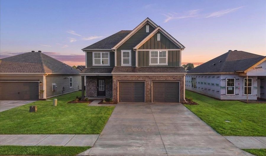 9165 Woodgate Cir, Alvaton, KY 42122 - 4 Beds, 3 Bath