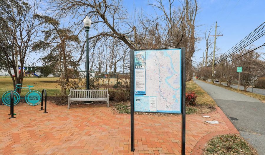 6216 ROCKHURST Rd, Bethesda, MD 20817 - 4 Beds, 3 Bath