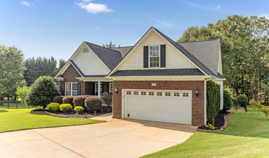 449 Shallowford Dr, Boiling Springs, SC 29316 - 3 Beds, 2 Bath