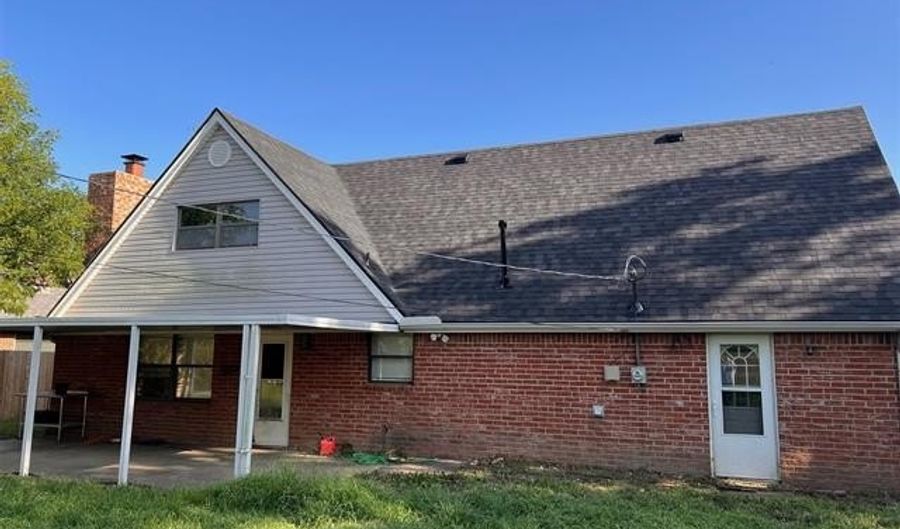 6108 Cornell Dr, Bartlesville, OK 74006 - 5 Beds, 2 Bath