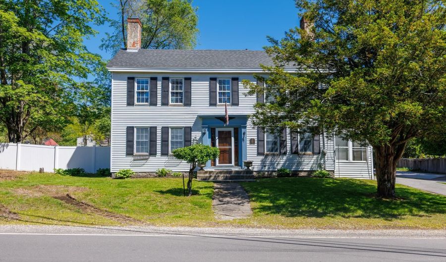 59 Middle Rd, Brentwood, NH 03833 - 3 Beds, 2 Bath