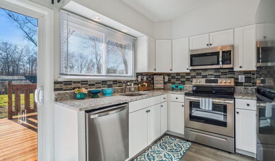 15807 PACIFIC Ct, Bowie, MD 20716 - 3 Beds, 2 Bath