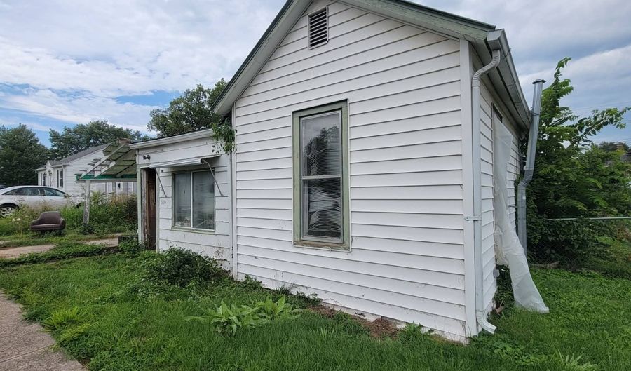 1110 13th St, Auburn, NE 68305 - 2 Beds, 1 Bath