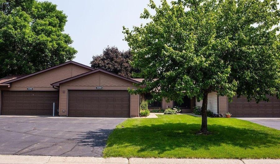 13394 Hughes Ct, Apple Valley, MN 55124 - 2 Beds, 1 Bath