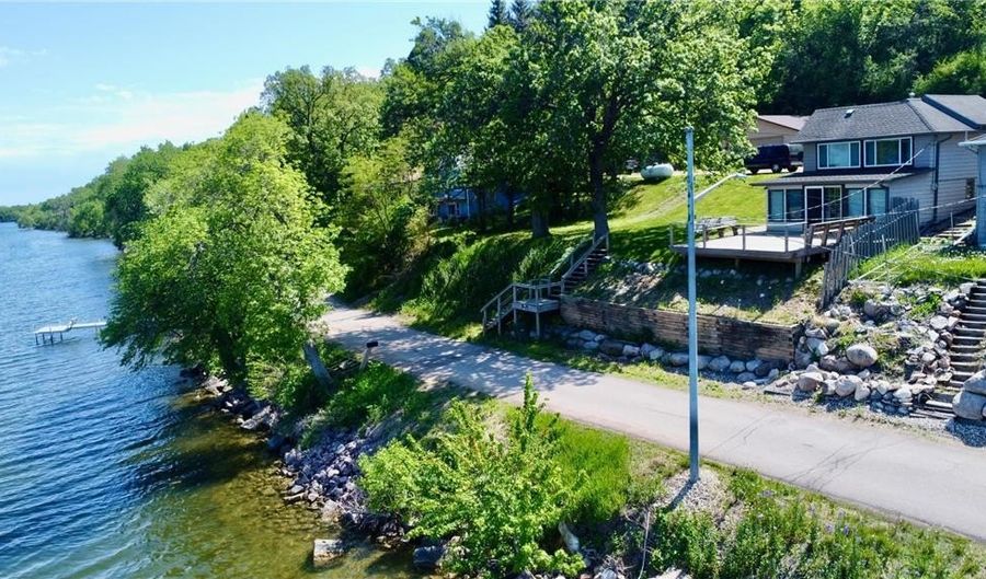 1160 Lake Dr, Big Stone City, SD 57216 - 2 Beds, 1 Bath