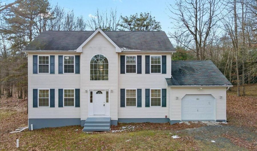 183 Chetco Rd, Albrightsville, PA 18210 - 3 Beds, 3 Bath