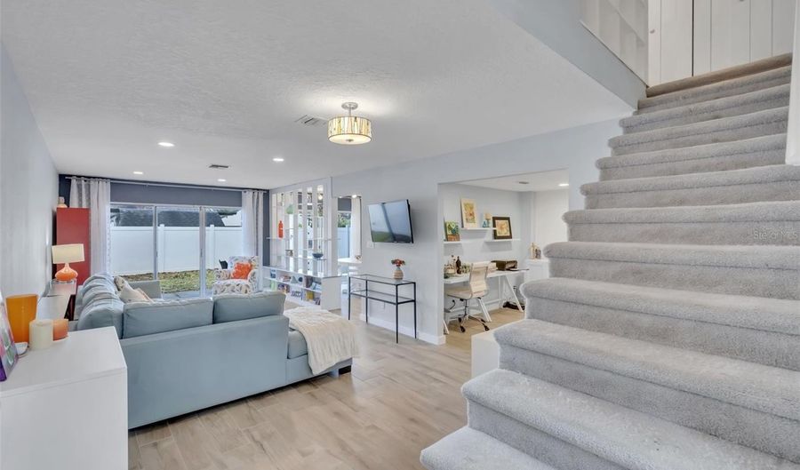 897 JONATHAN Way 897, Altamonte Springs, FL 32701 - 2 Beds, 3 Bath