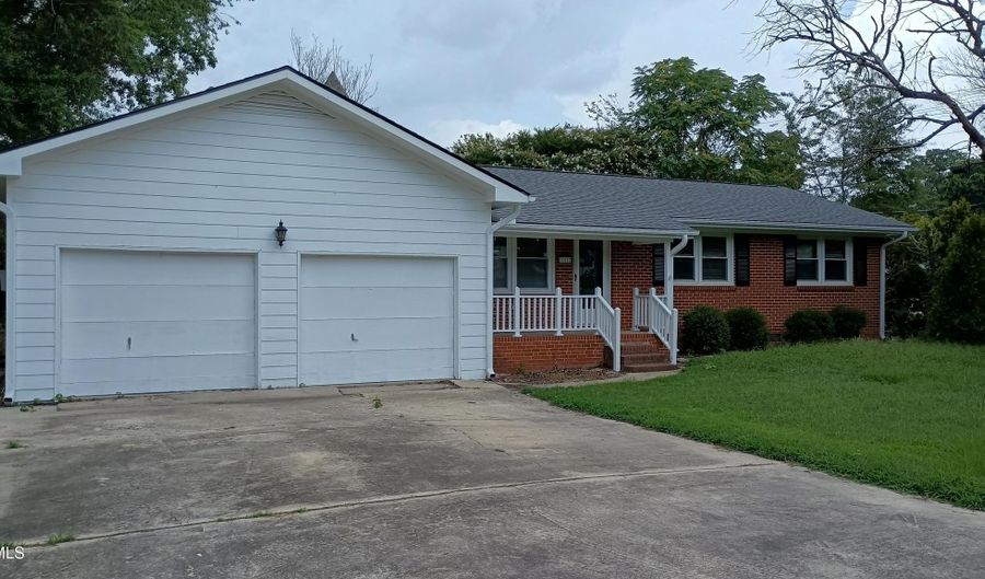 102 S Tunstall Ave, Apex, NC 27502 - 3 Beds, 2 Bath