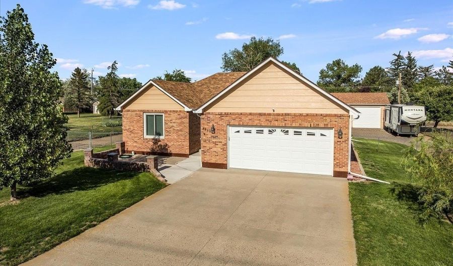 2011 PARK Ave, Cheyenne, WY 82007 - 5 Beds, 3 Bath
