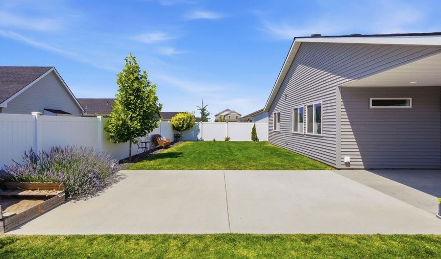 120 S Beeman St, Airway Heights, WA 99001 - 3 Beds, 2 Bath