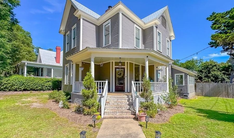 313 Evans St, Bainbridge, GA 39817 - 3 Beds, 3 Bath
