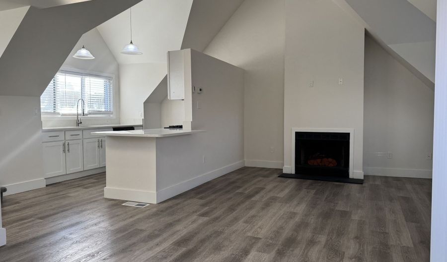 81 Montoya Dr 81, Branford, CT 06405 - 2 Beds, 1 Bath