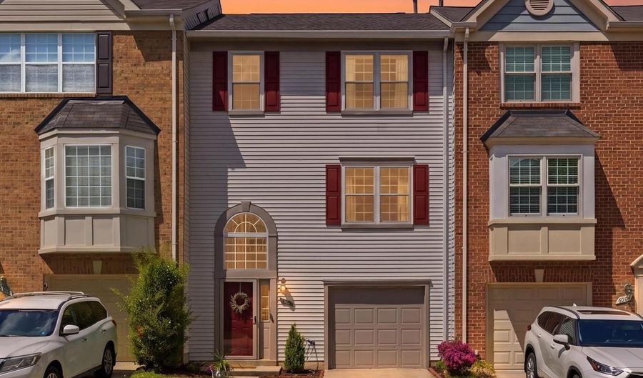 6006 KEBLE Dr, Alexandria, VA 22315 - 3 Beds, 4 Bath