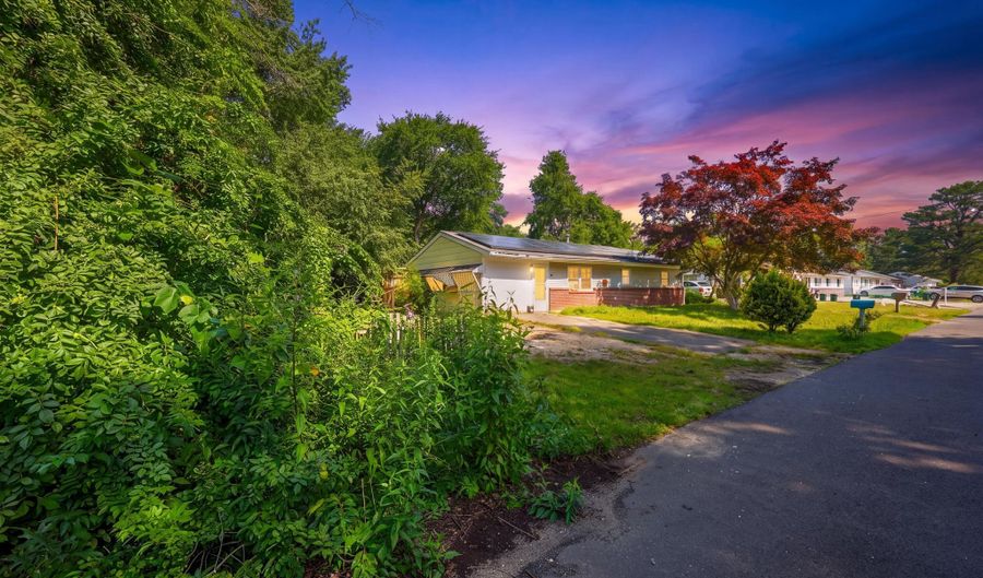 103 3rd St, Barnegat, NJ 08005 - 3 Beds, 1 Bath