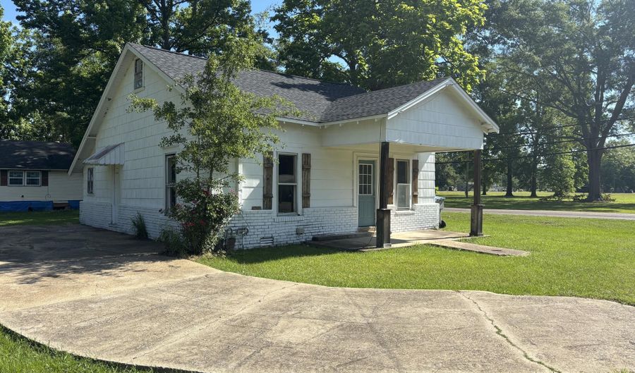 807 Bankhead Ave, Amory, MS 38821 - 3 Beds, 1 Bath