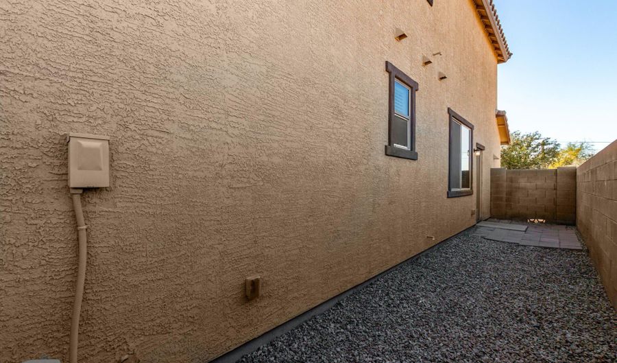 814 E AGUA FRIA Ln, Avondale, AZ 85323 - 4 Beds, 3 Bath