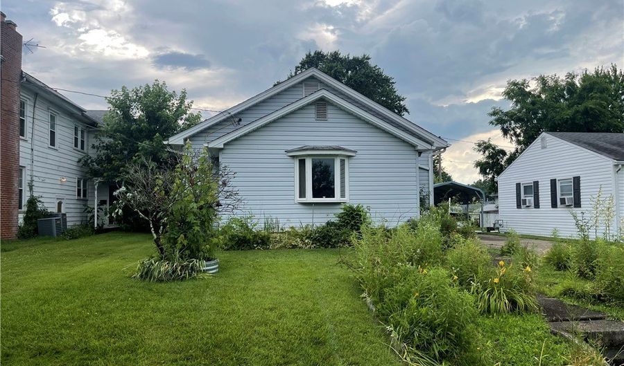 1635 S Rockhill Ave, Alliance, OH 44601 - 2 Beds, 1 Bath