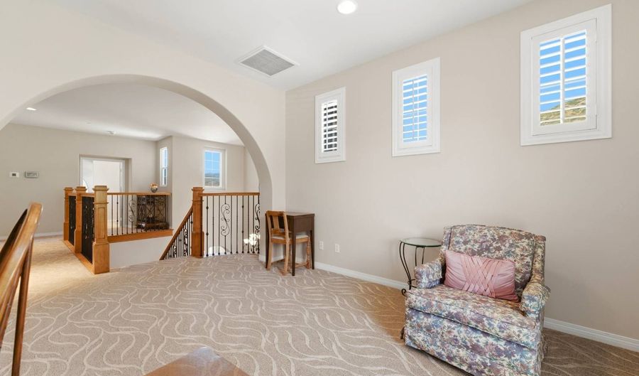 2713 Vistamonte Gln, Escondido, CA 92027 - 4 Beds, 4 Bath