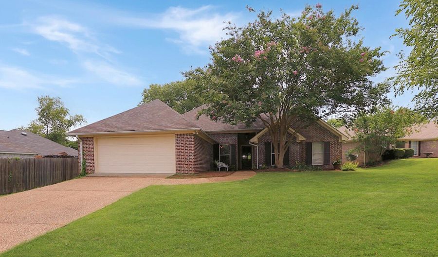 503 W Abbey Pl, Brandon, MS 39047 - 3 Beds, 2 Bath
