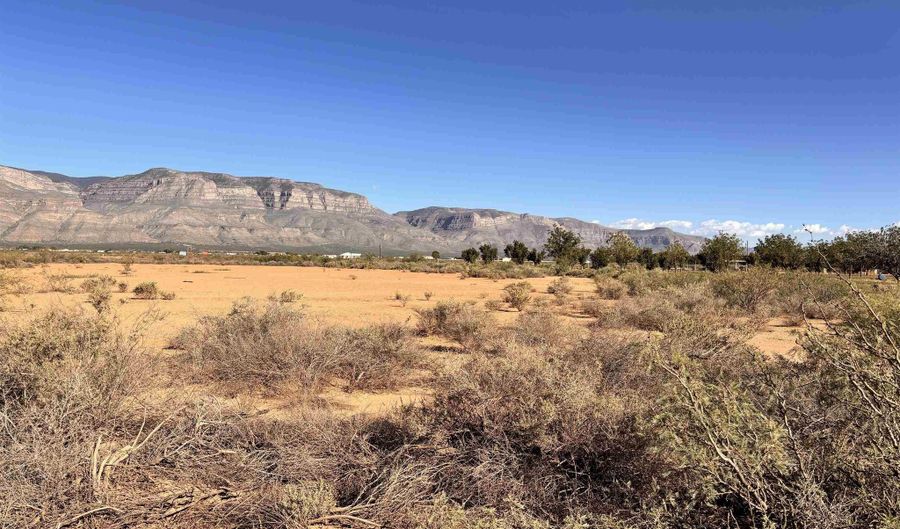 Lot 4 La Sala Del Centro Tierra Encantada Lot 4, Alamogordo, NM 88310 - 0 Beds, 0 Bath