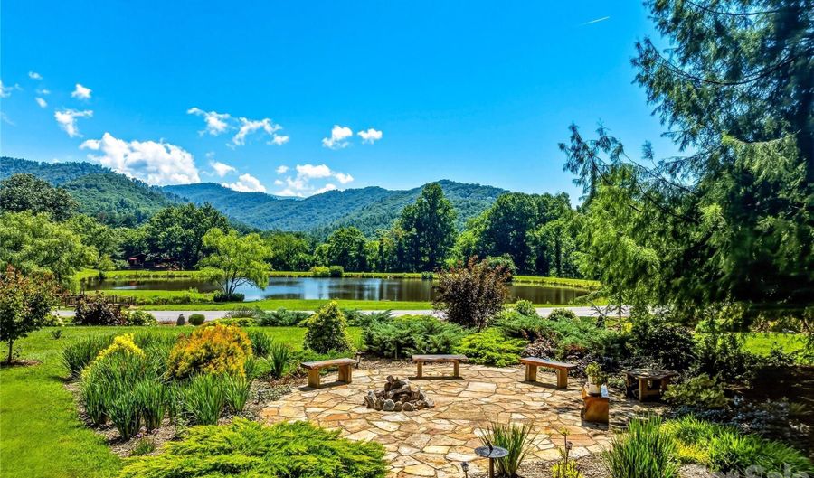 13 Ashley Rd, Asheville, NC 28805 - 3 Beds, 2 Bath